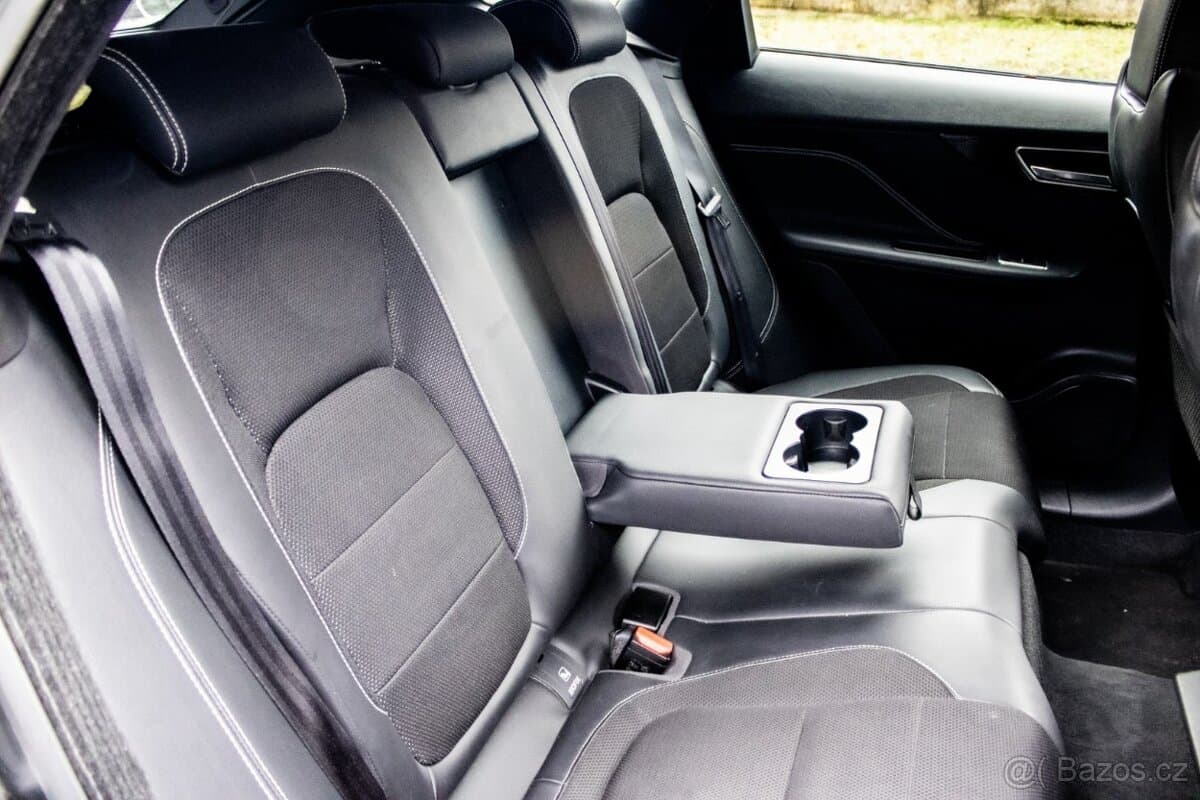 2018 Jaguar F-PACE - 18
