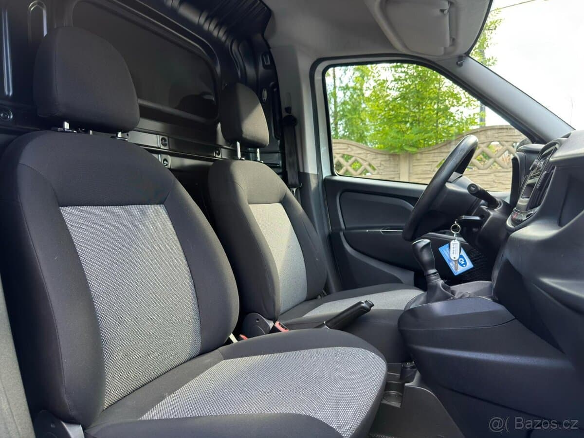 2021 Fiat DOBLO - 18