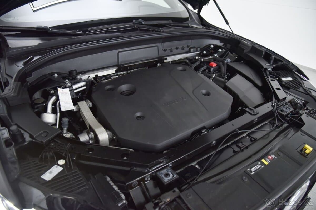 2022 Volvo XC60 - 18