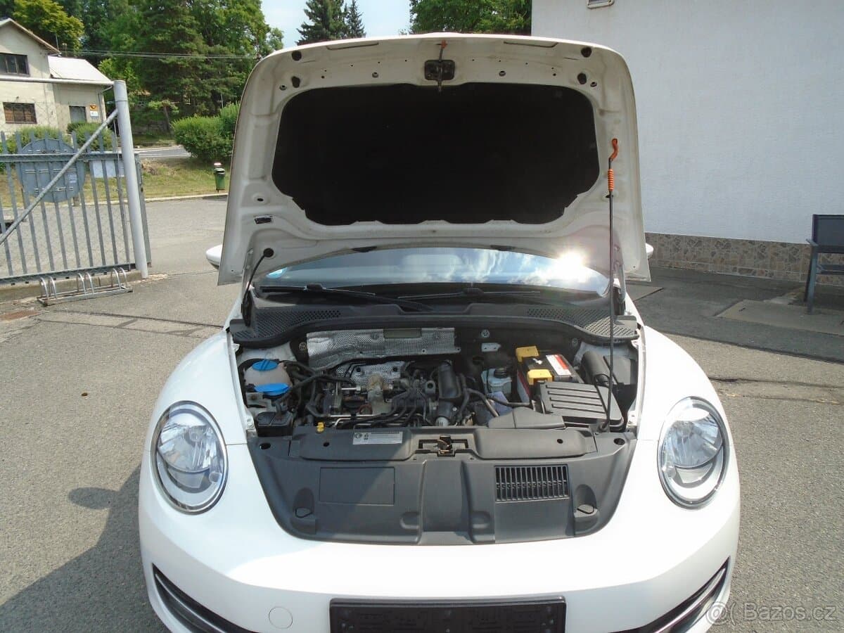 2013 Volkswagen BEETLE - 18
