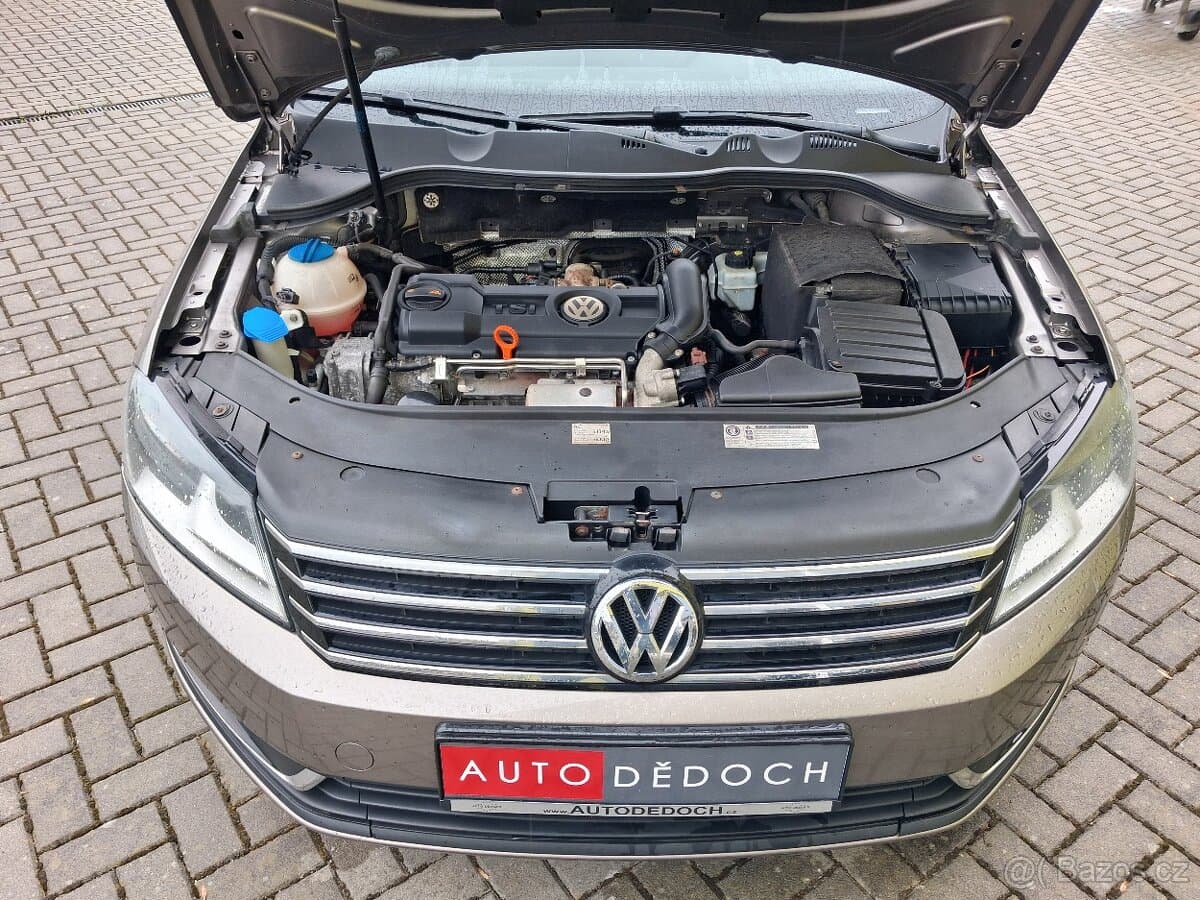 2011 Volkswagen PASSAT - 18