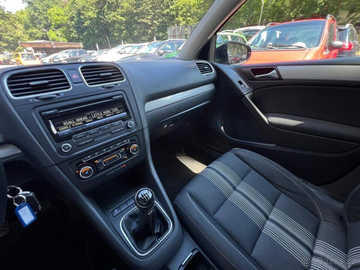 2012 Volkswagen GOLF - 18