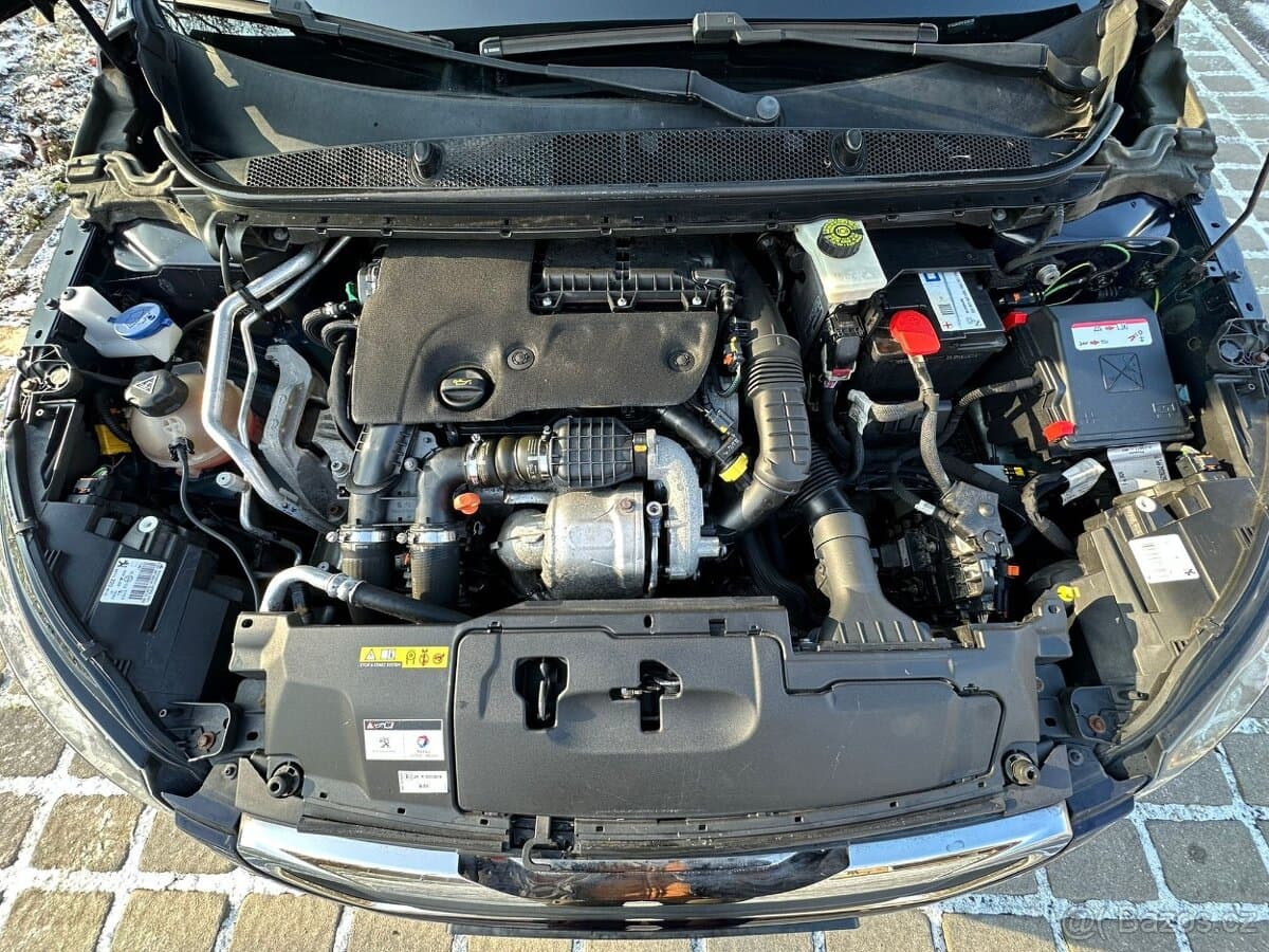 2015 Peugeot 308 - 18