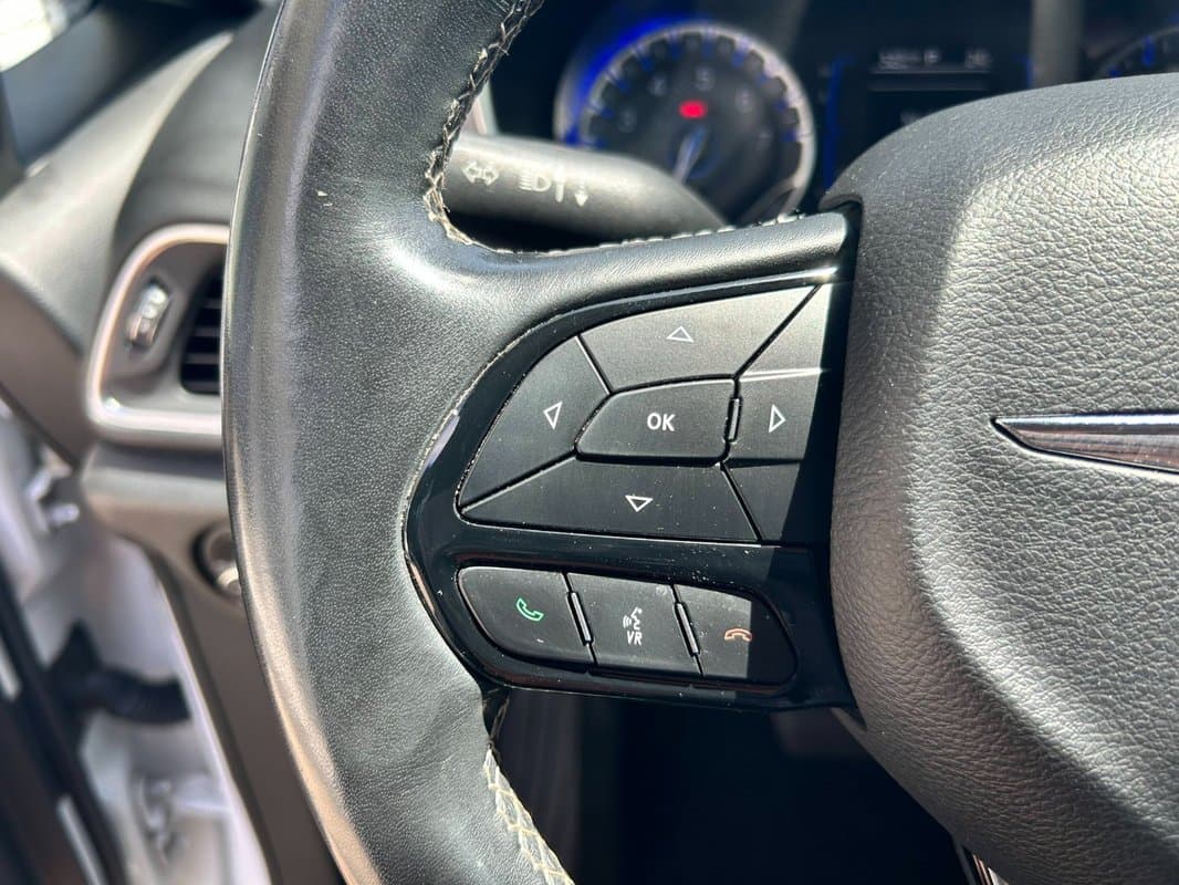 2019 Chrysler PACIFICA - 18