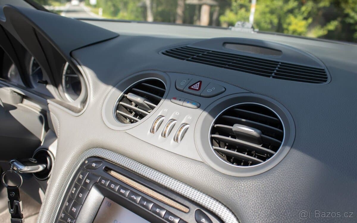 2004 Mercedes-Benz SL - 18