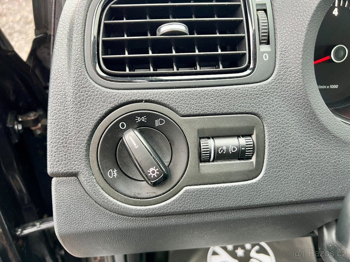 2012 Volkswagen POLO - 18