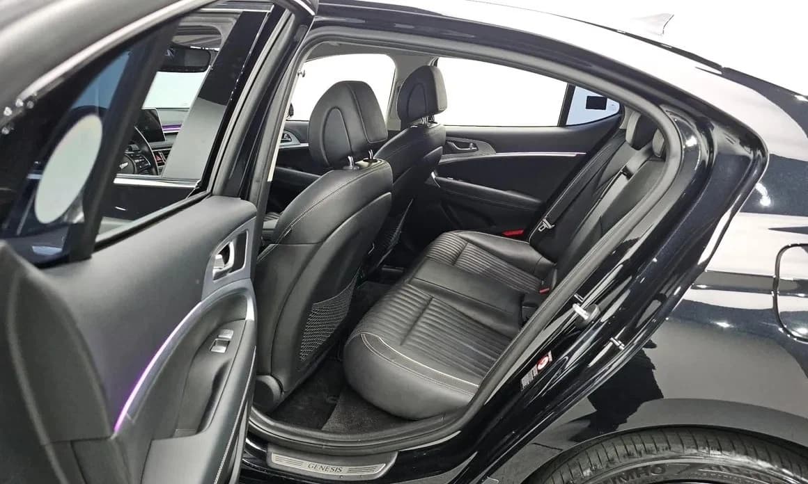 2020 Genesis G70 - 18