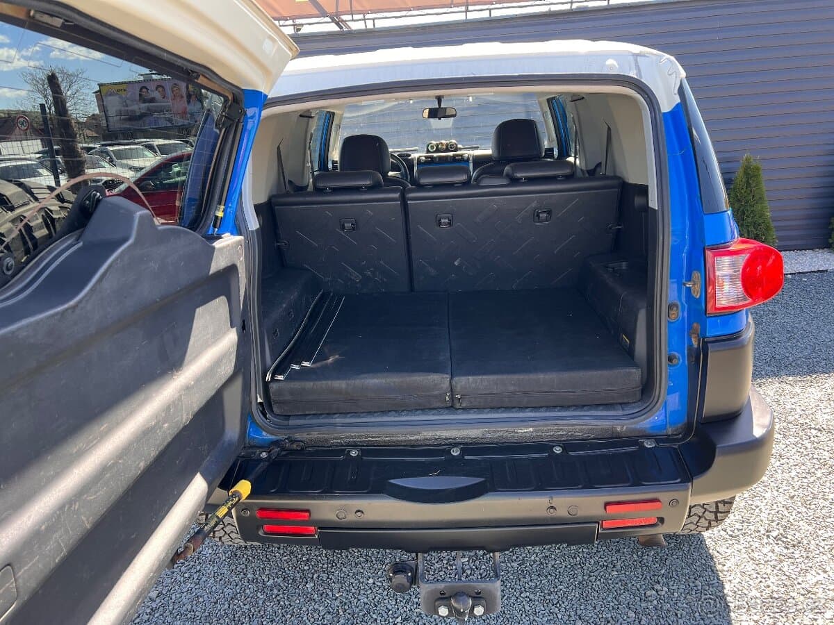 2008 Toyota FJ - 18