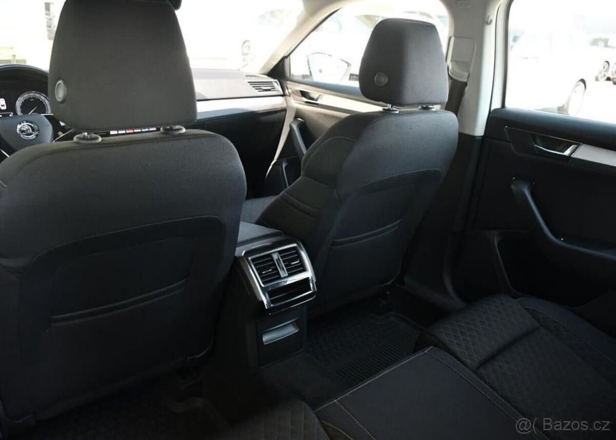 2020 Škoda SUPERB - 18