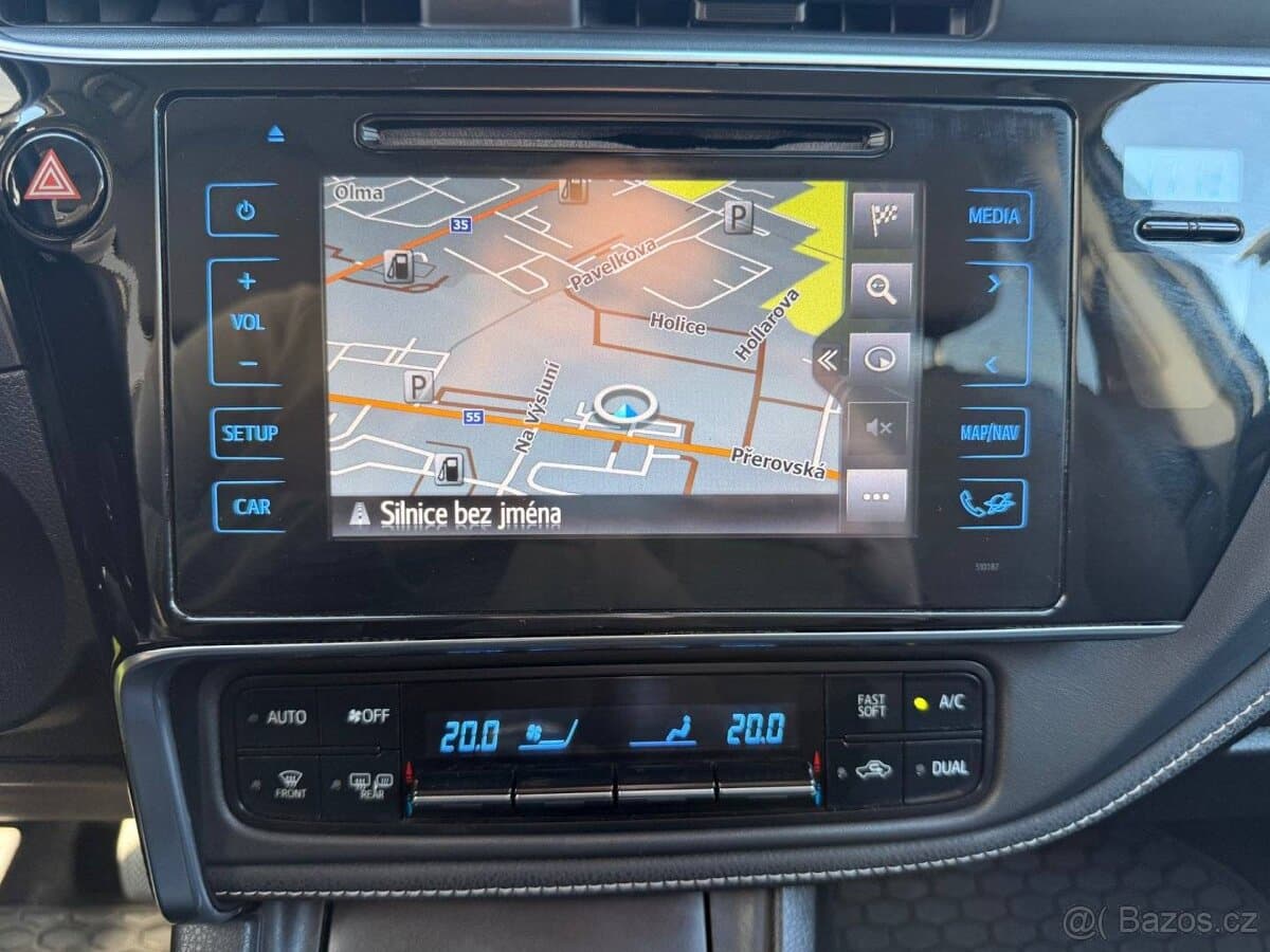 2018 Toyota COROLLA - 18