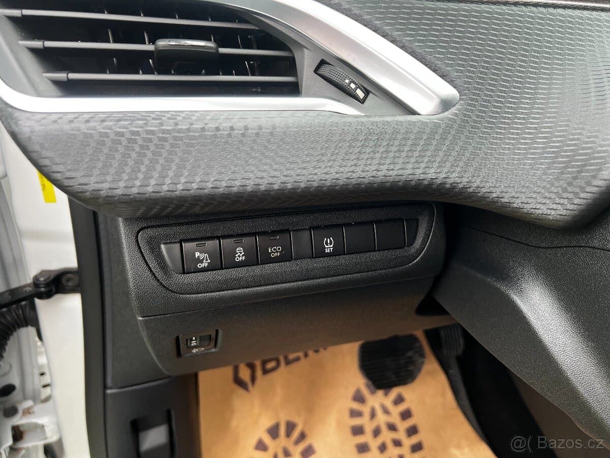 2015 Peugeot 2008 - 18