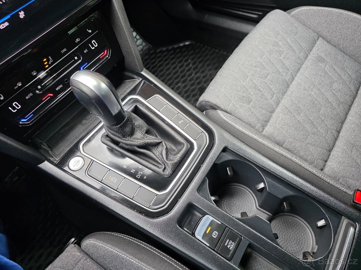 2023 Volkswagen PASSAT - 18