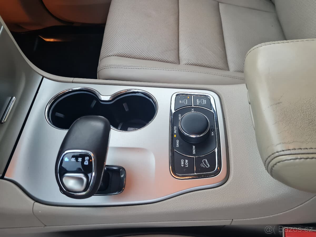 2014 Jeep CHEROKEE - 18