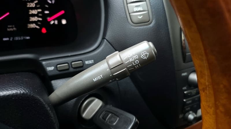 2003 Lexus LS - 18