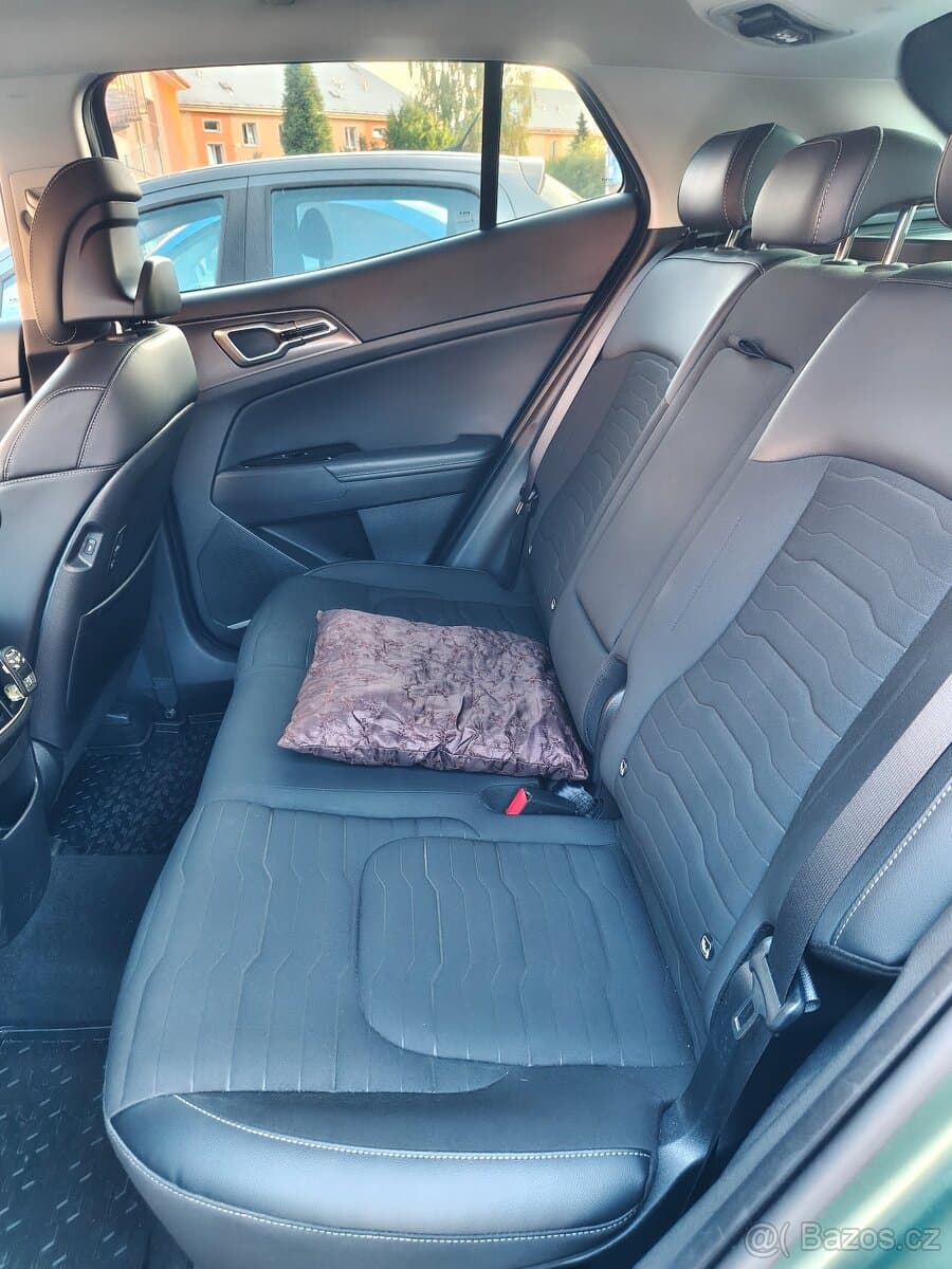 2023 Kia SPORTAGE - 18