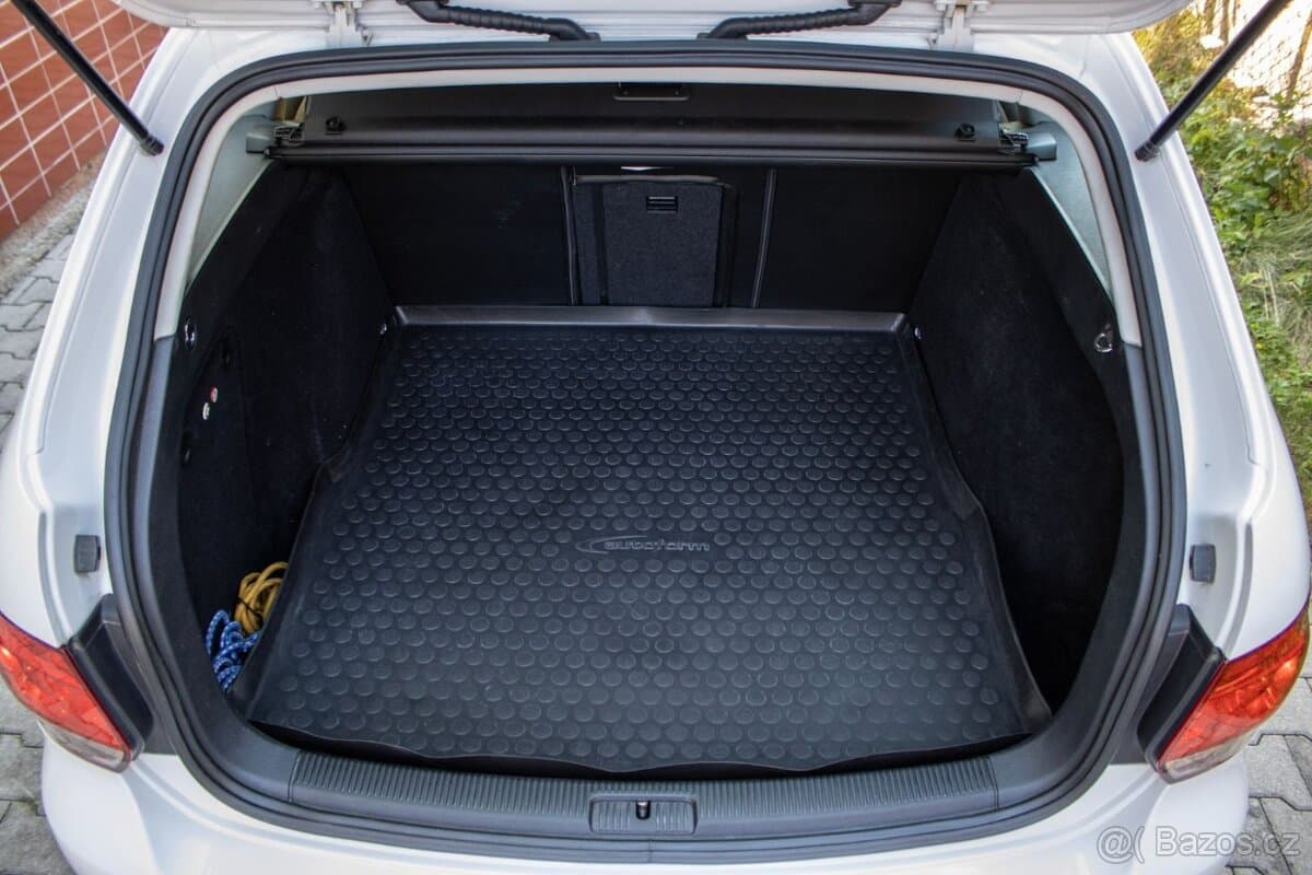 2010 Volkswagen GOLF - 18