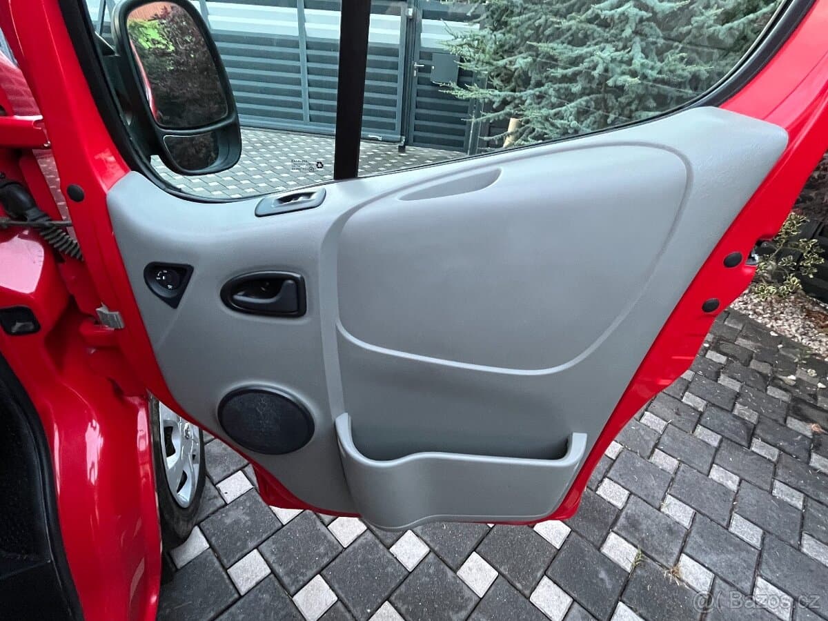 2013 Renault TRAFIC - 18