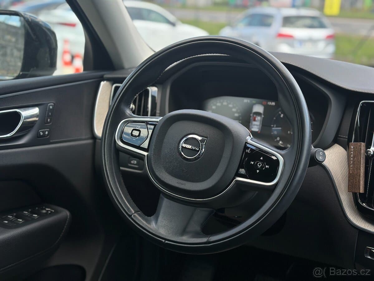 2019 Volvo XC60 - 18