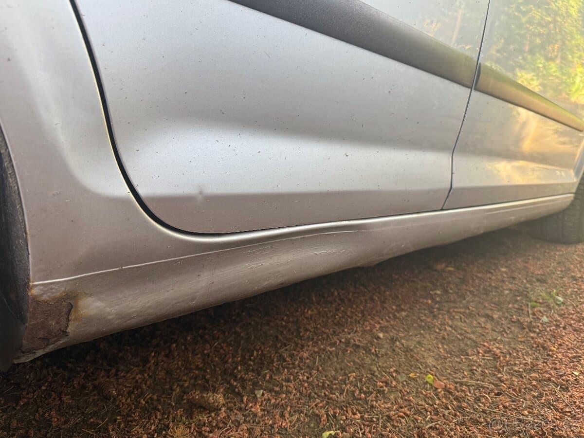 2006 Volkswagen GOLF - 18
