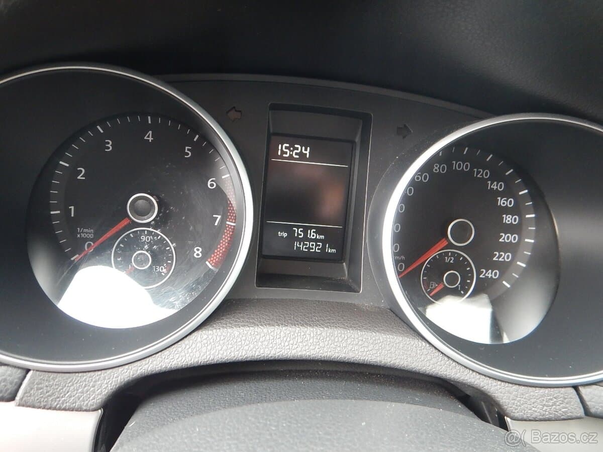 2011 Volkswagen GOLF - 18