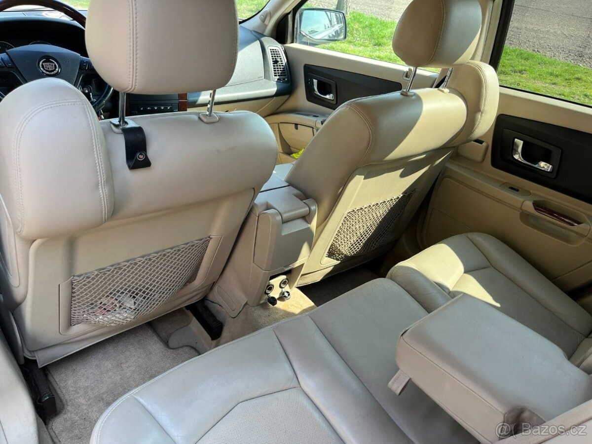 2007 Cadillac SRX - 18