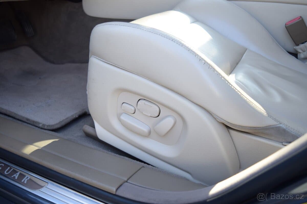 2004 Jaguar XJ - 18