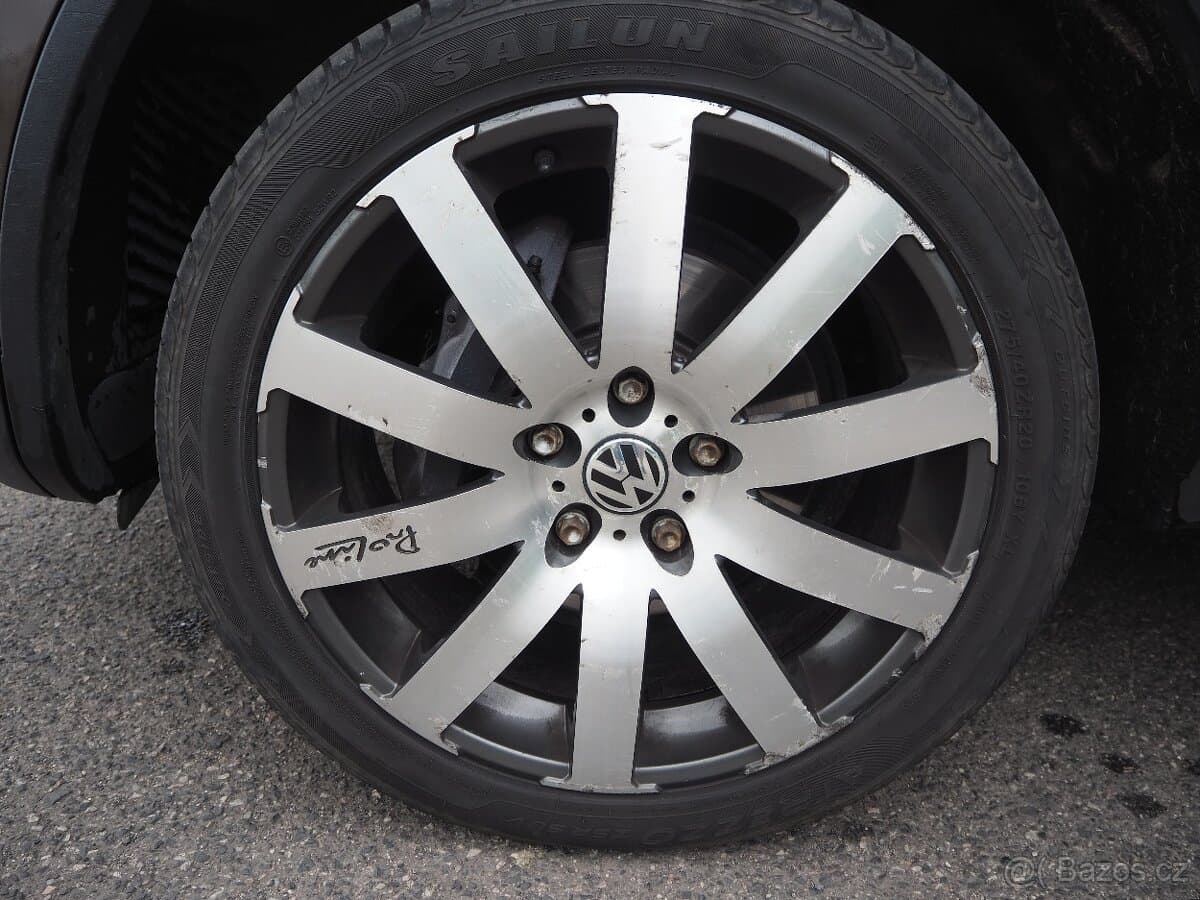 2010 Volkswagen TOUAREG - 18
