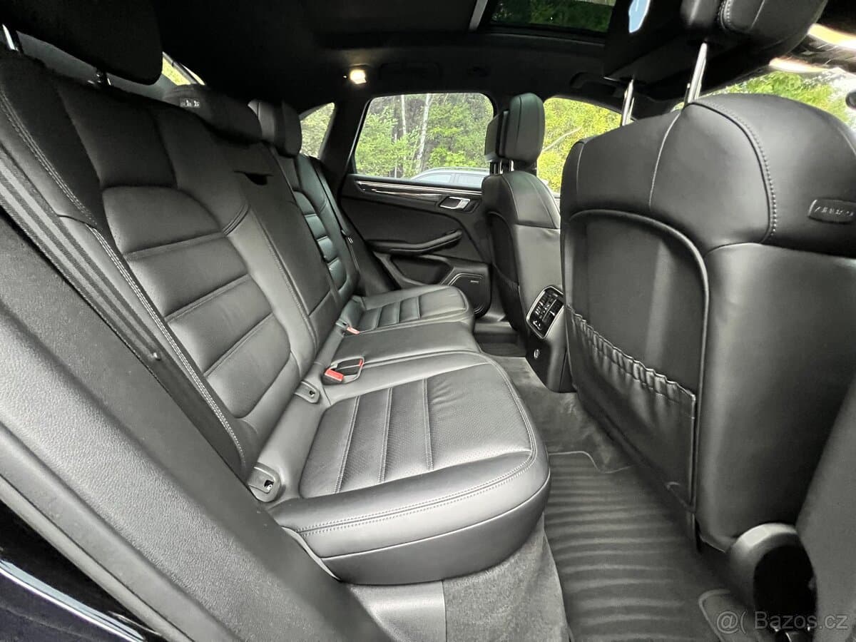 2017 Porsche MACAN - 18