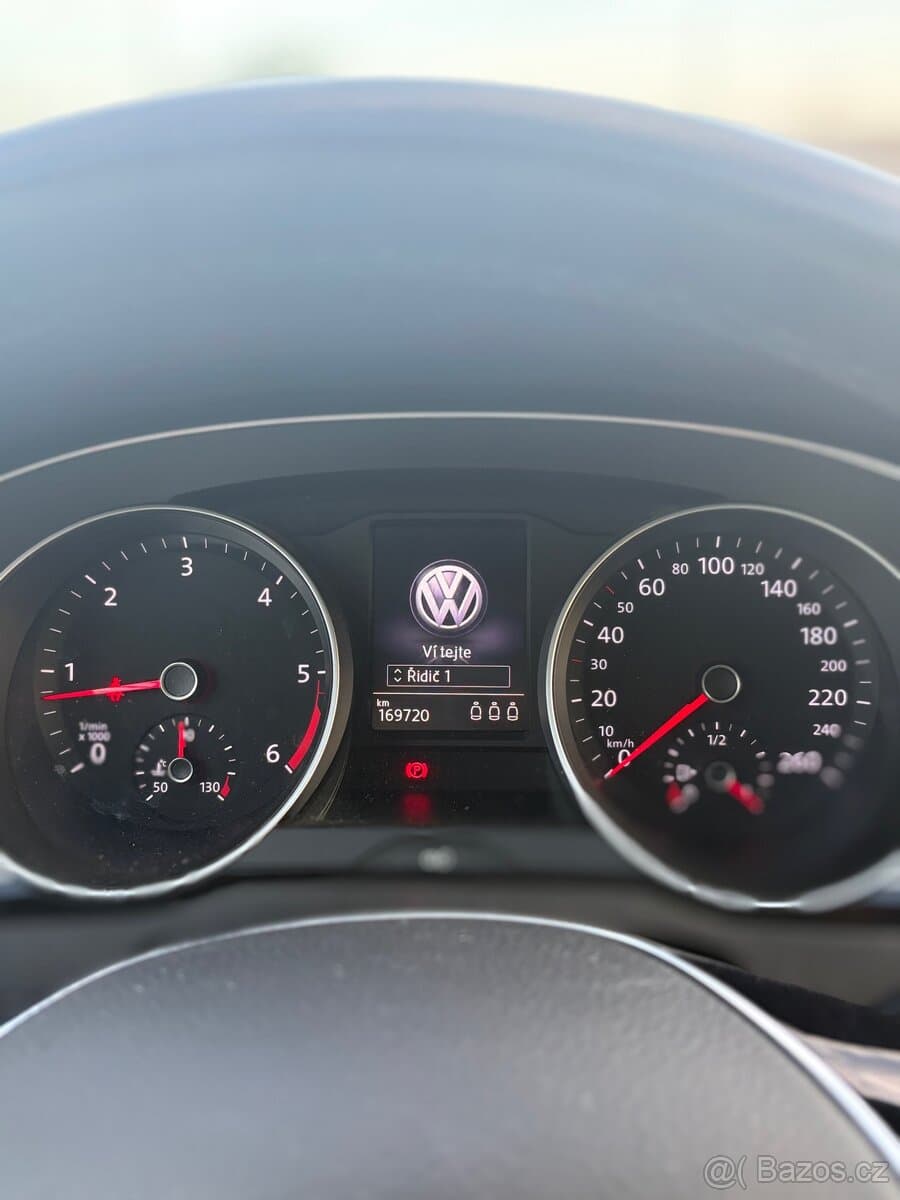2015 Volkswagen PASSAT - 18