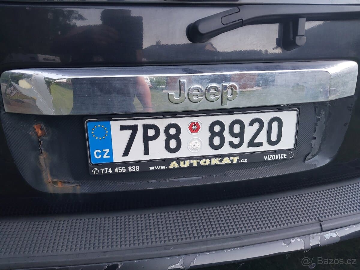 2010 Jeep CHEROKEE - 18