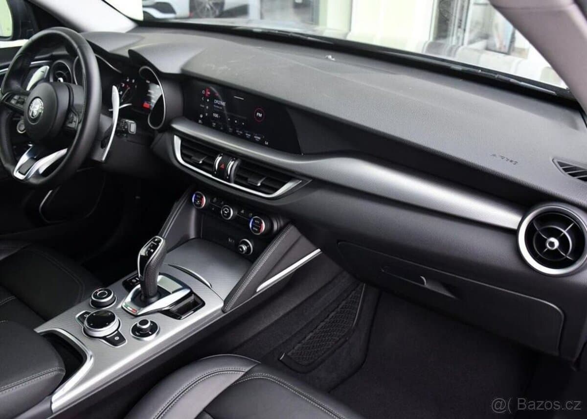 2020 Alfa Romeo STELVIO - 18