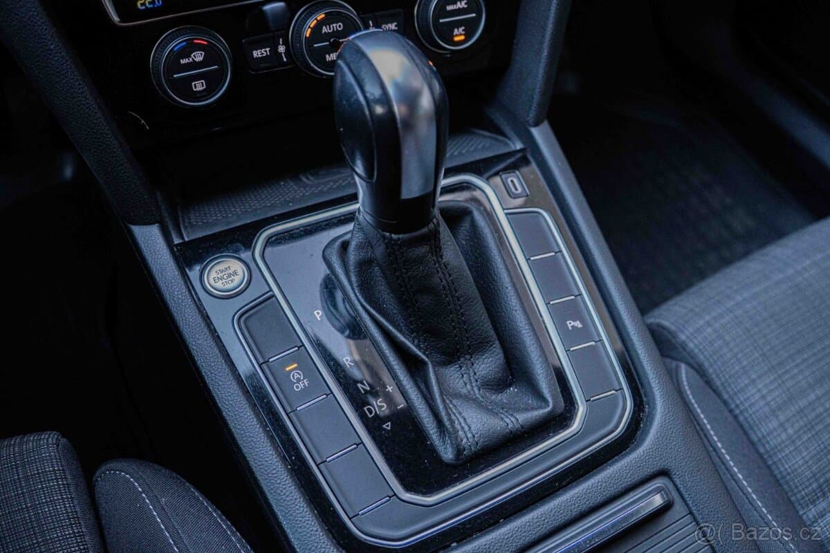 2019 Volkswagen PASSAT - 18