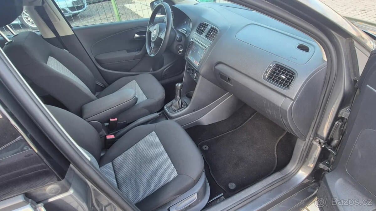 2012 Volkswagen POLO - 18