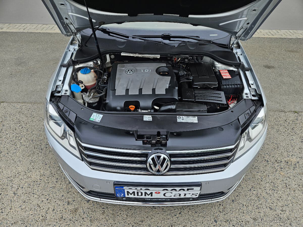 2011 Volkswagen PASSAT - 18