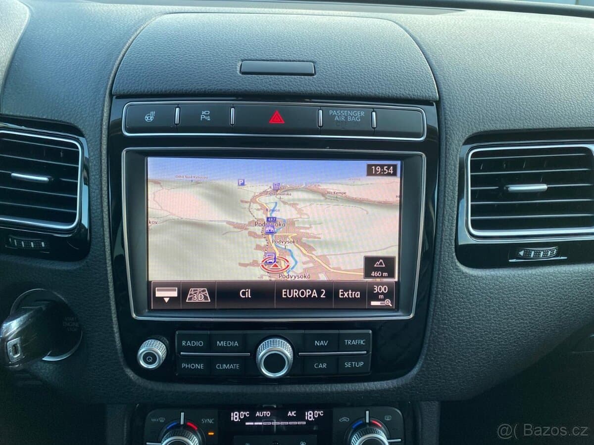 2016 Volkswagen TOUAREG - 18
