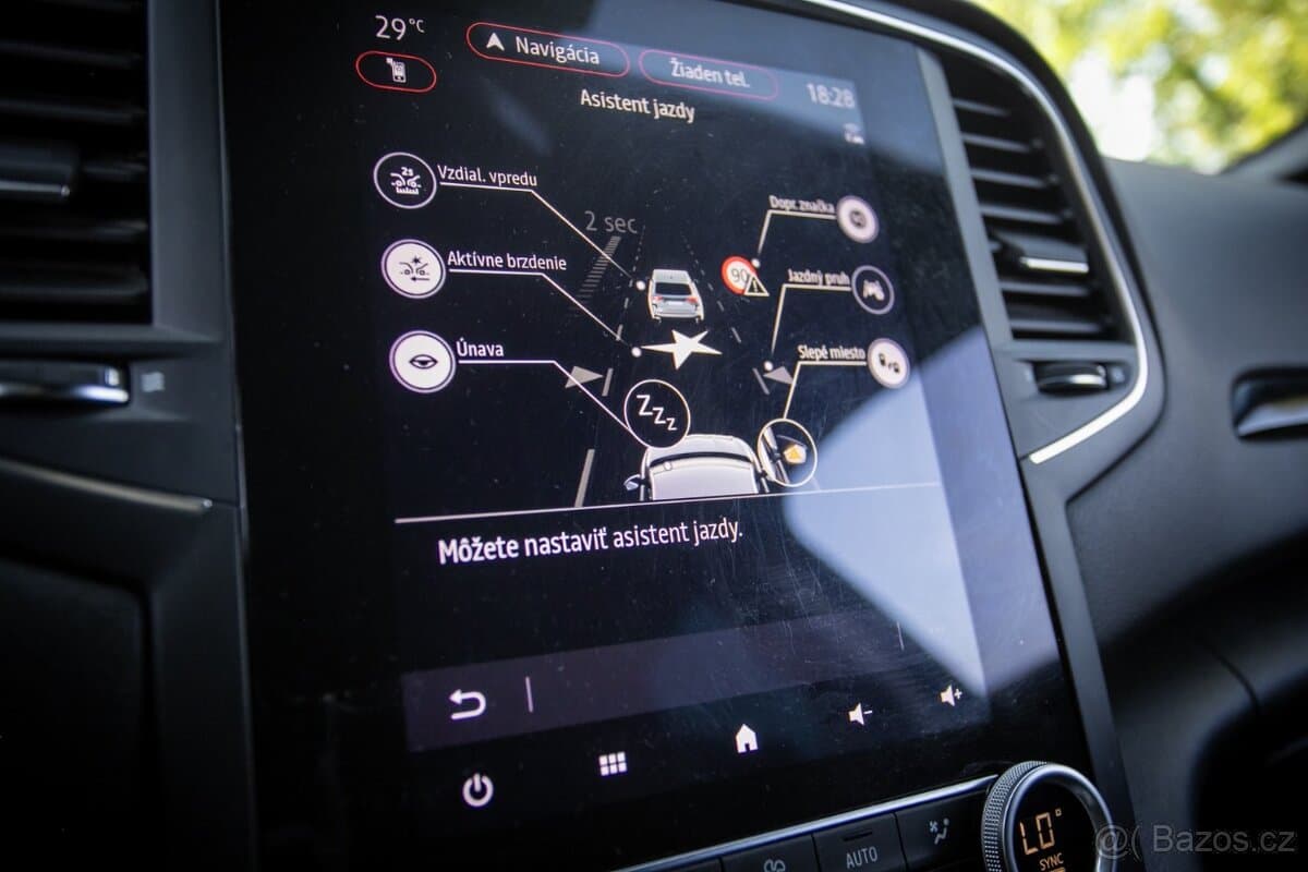 2020 Renault MEGANE - 18
