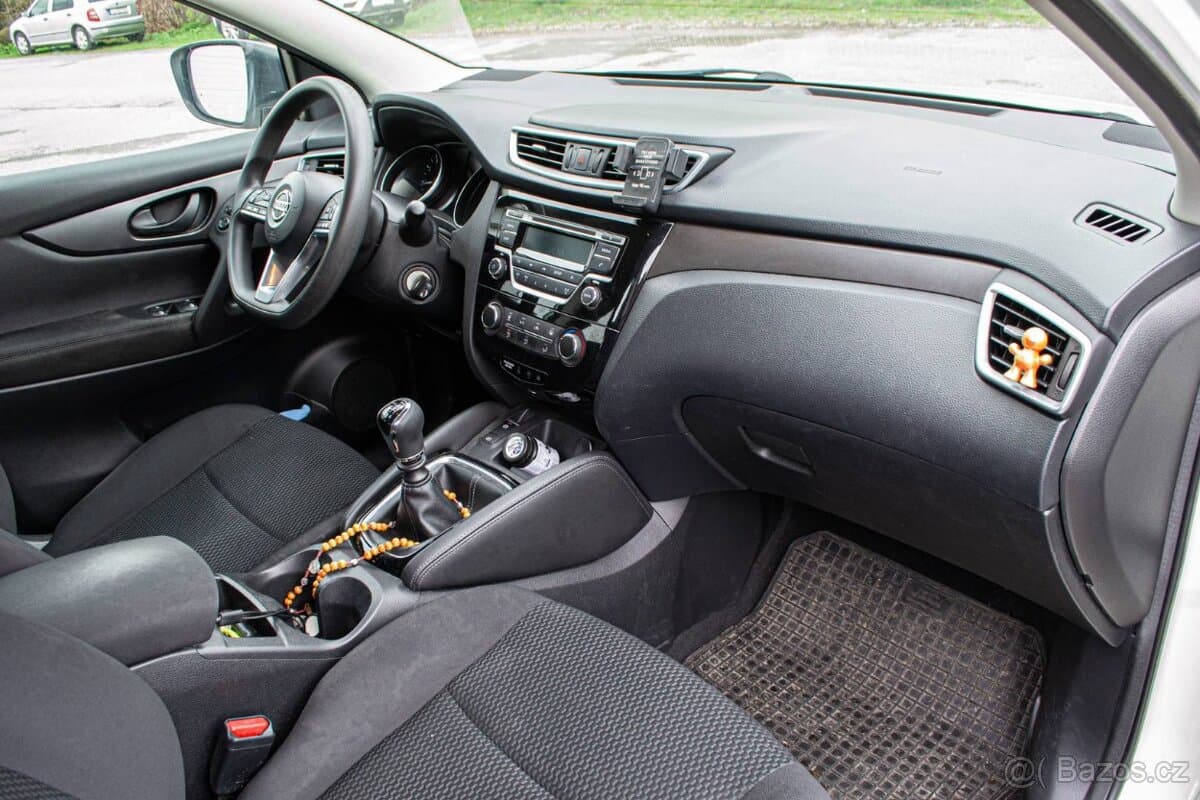 2018 Nissan QASHQAI - 18