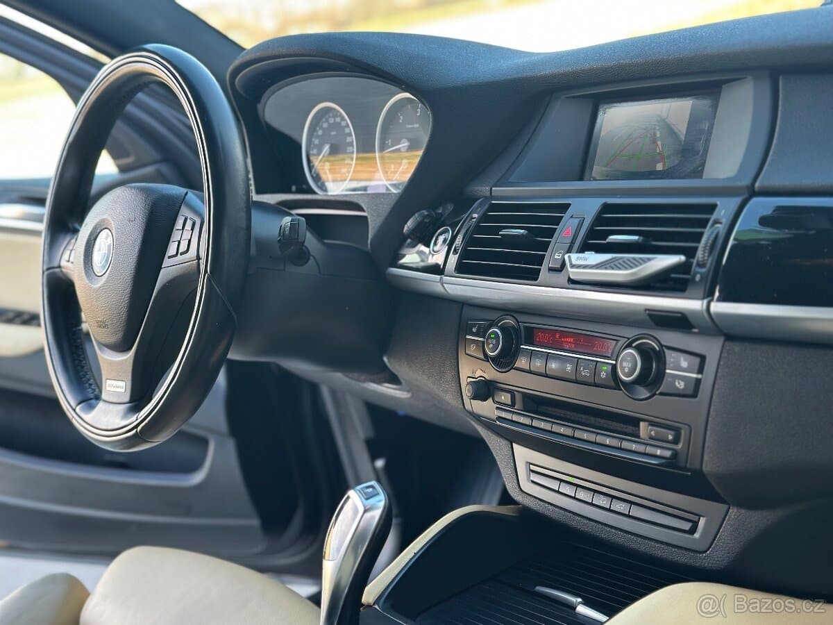 2012 BMW X6 - 18