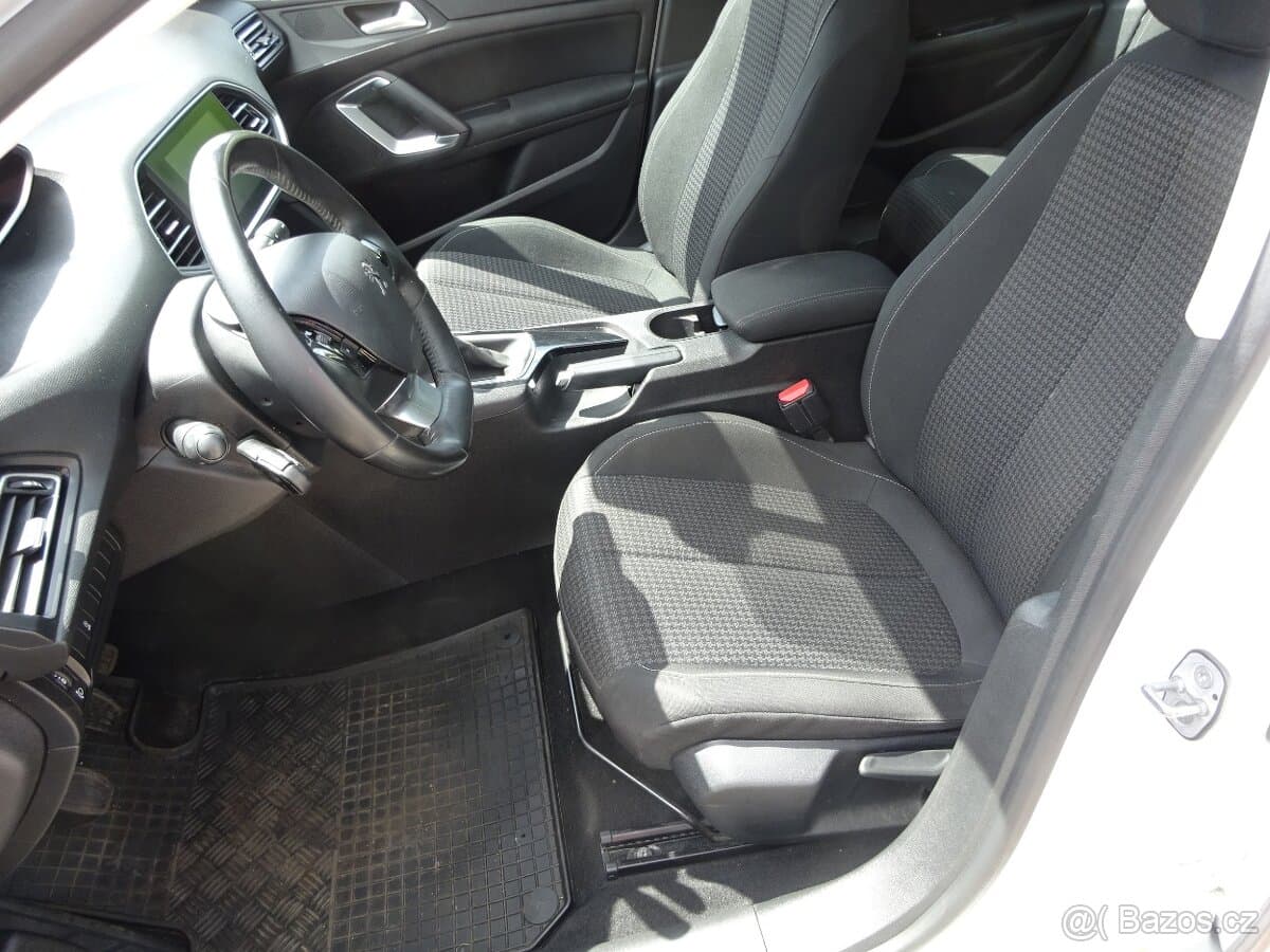 2018 Peugeot 308 - 18