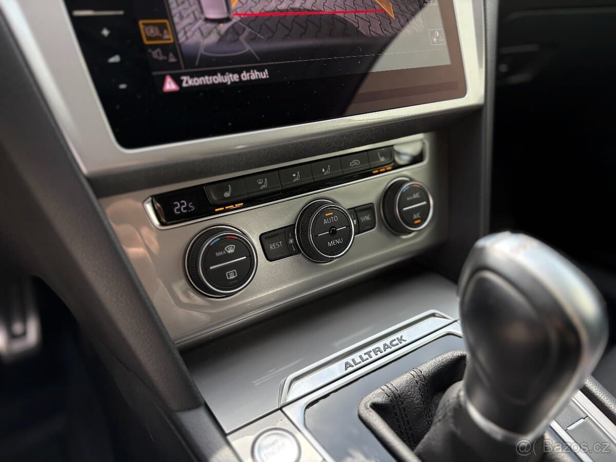 2018 Volkswagen PASSAT - 18