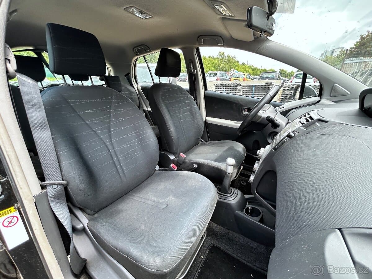 2009 Toyota YARIS - 18