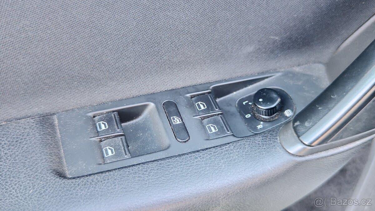 2011 Volkswagen PASSAT - 18