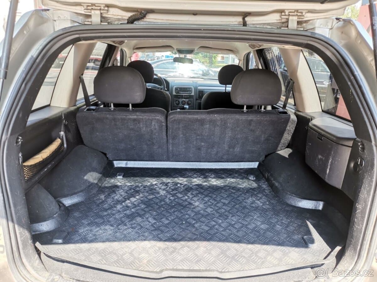 2004 Jeep CHEROKEE - 18
