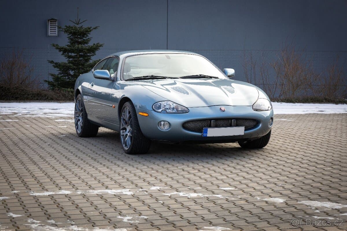 2002 Jaguar XK - 18