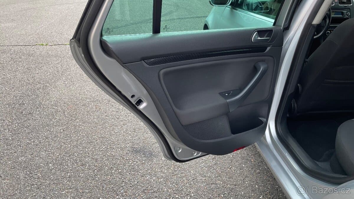 2011 Volkswagen GOLF - 18