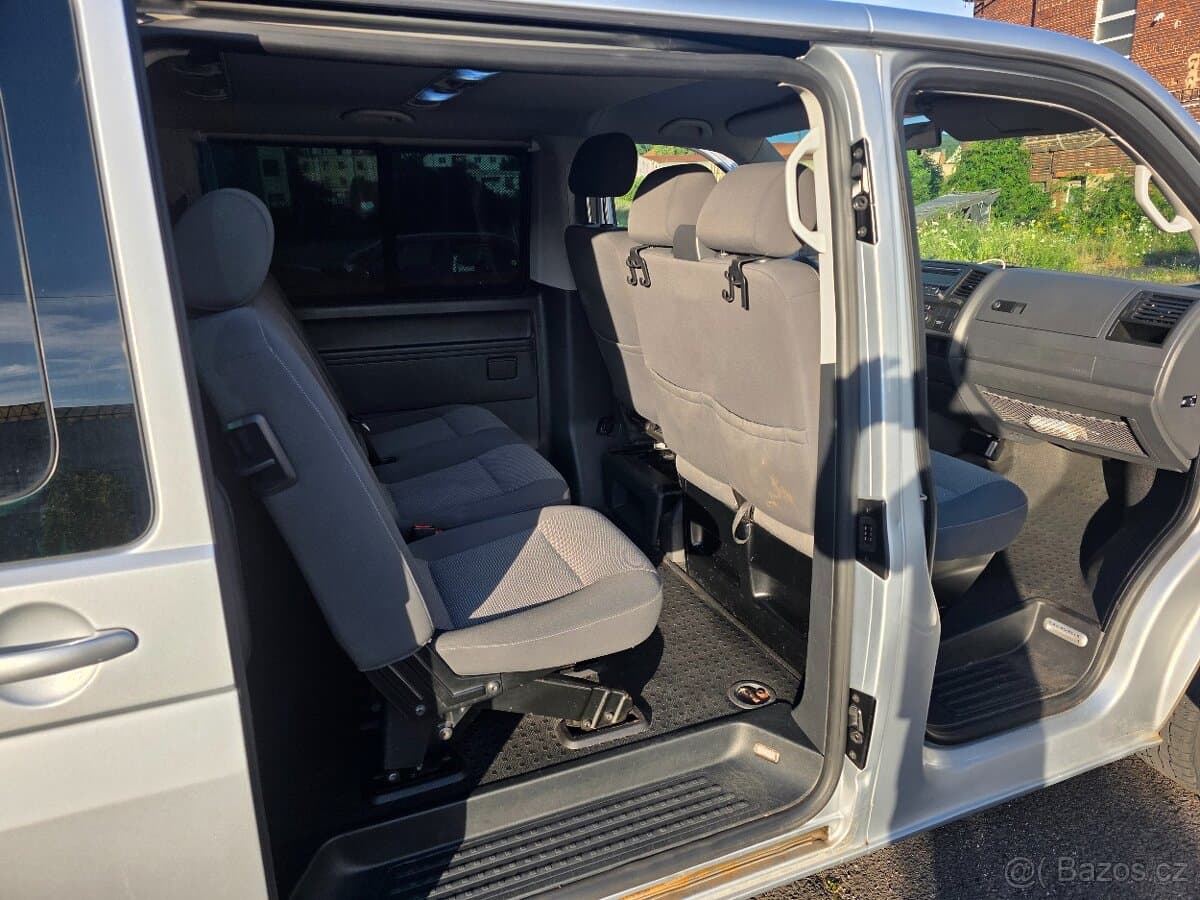 2010 Volkswagen CARAVELLE - 18