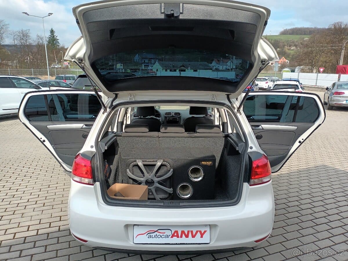 2011 Volkswagen GOLF - 18