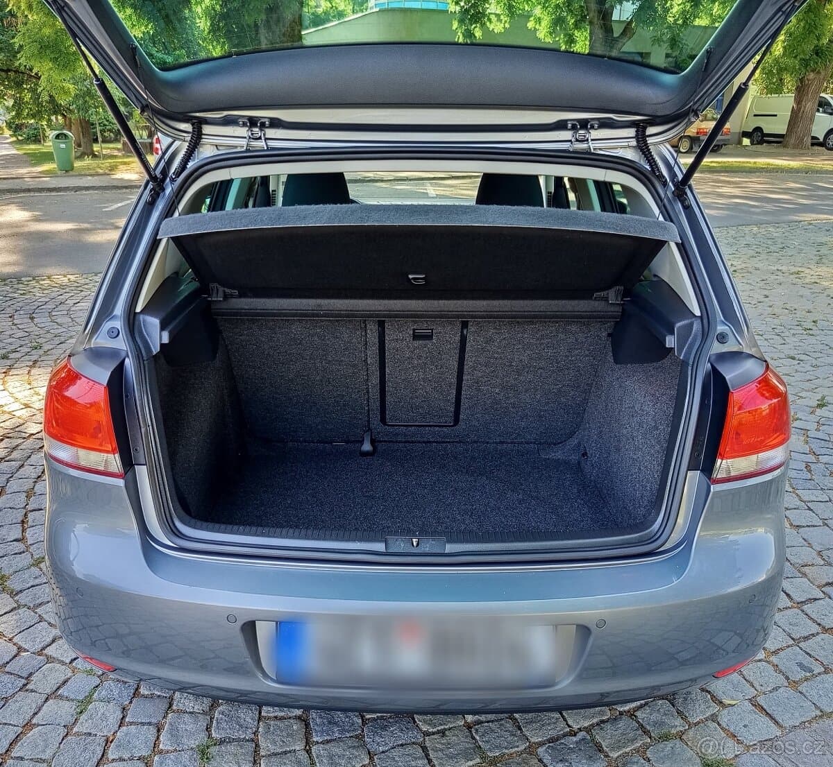 2011 Volkswagen GOLF - 18