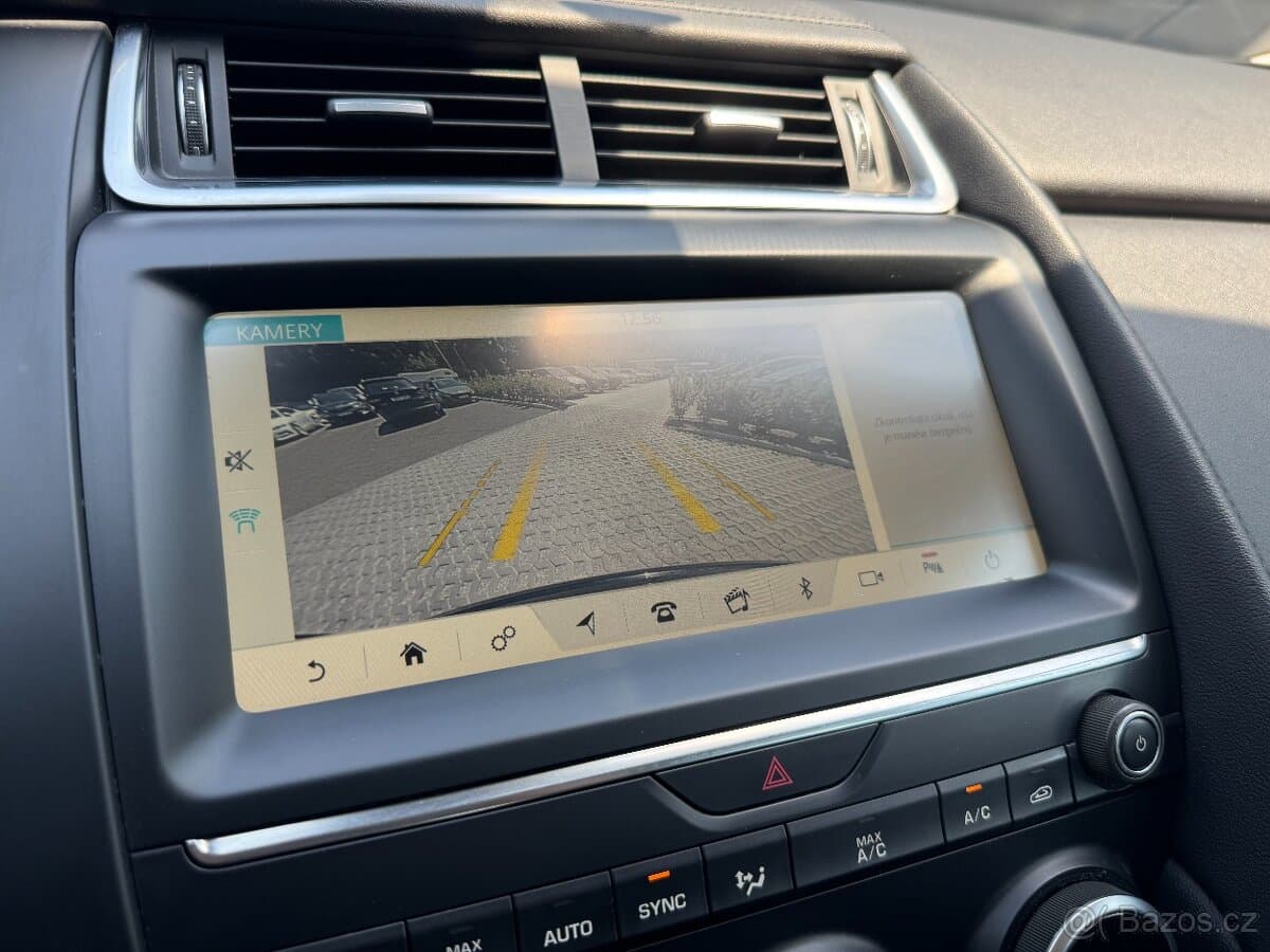 2018 Jaguar E-PACE - 18
