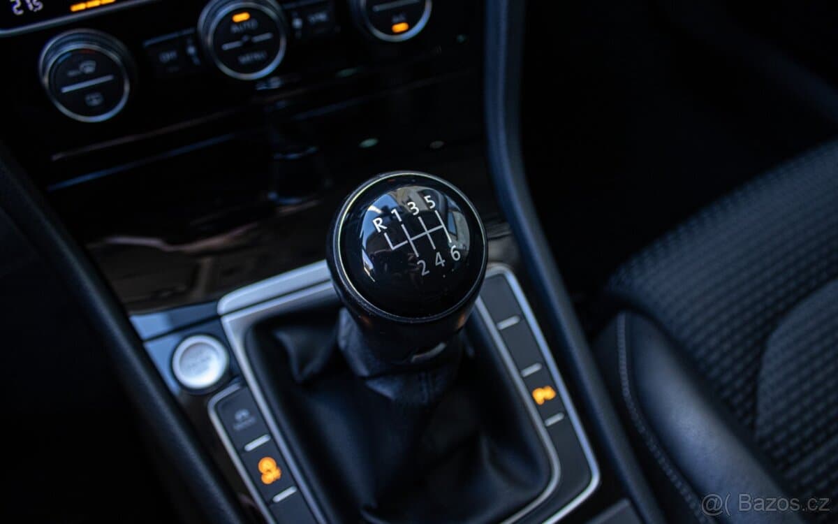 2016 Volkswagen GOLF - 18